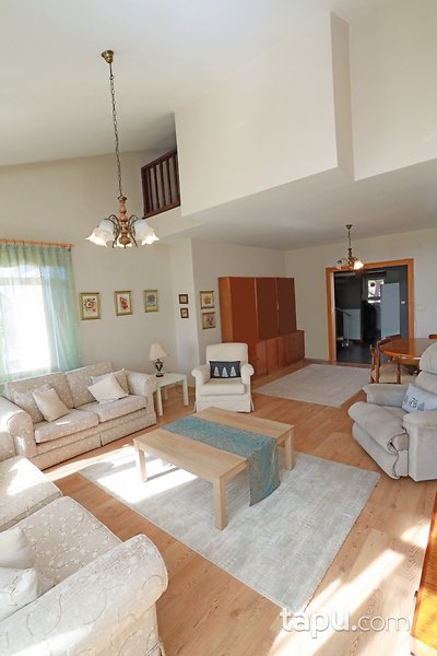 Zekeriyaköy Garanti Koza Çarşı'da Geniş 3,5+1 Çatı Dubleksi