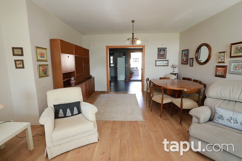 Zekeriyaköy Garanti Koza Çarşı'da Geniş 3,5+1 Çatı Dubleksi