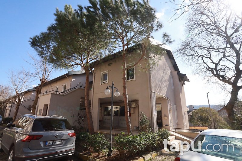 Zekeriyaköy Garanti Koza Çarşı'da Geniş 3,5+1 Çatı Dubleksi