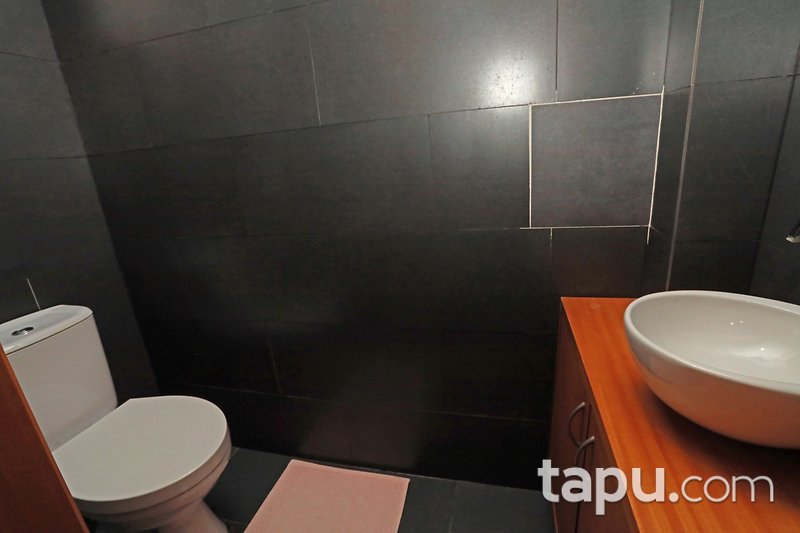 Zekeriyaköy Garanti Koza Çarşı'da Geniş 3,5+1 Çatı Dubleksi