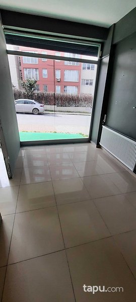 Küçükçekmece Halkalı'da 66 m2 Dükkan