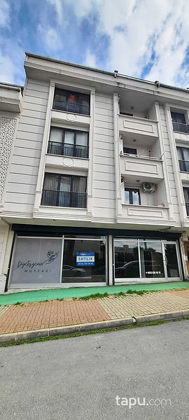 Küçükçekmece Halkalı'da 66 m2 Dükkan