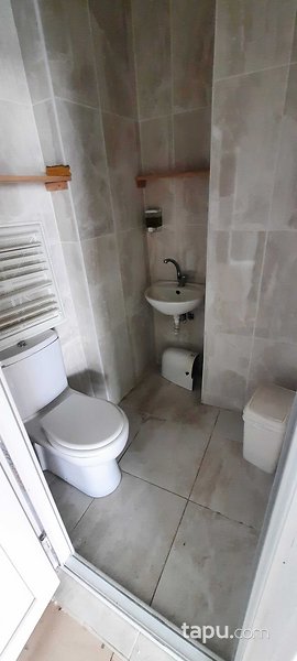 Küçükçekmece Halkalı'da 66 m2 Dükkan