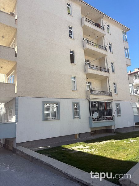 Kırşehir Merkez Medrese Mahallesi'nde 3+1 Daire