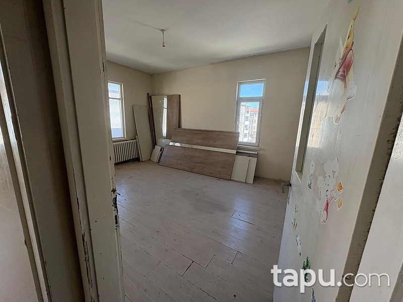 Kırşehir Merkez Medrese Mahallesi'nde 3+1 Daire