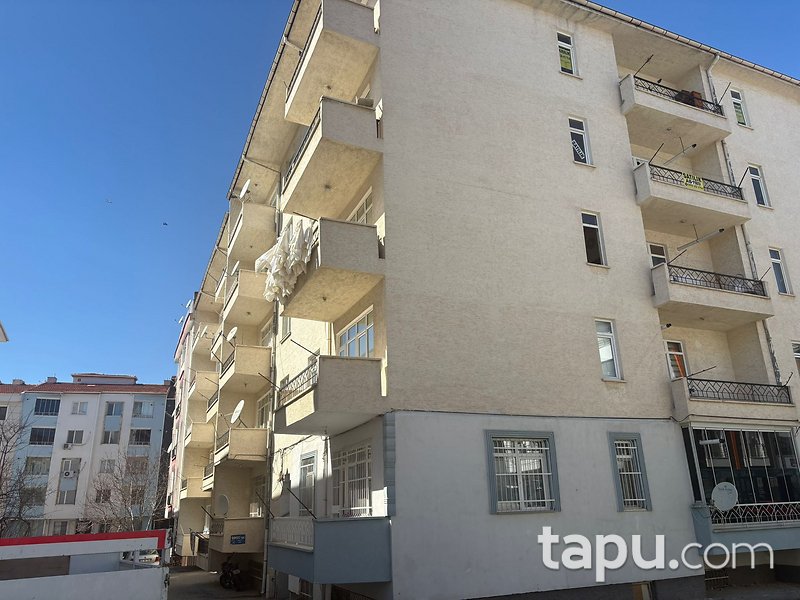 Kırşehir Merkez Medrese Mahallesi'nde 3+1 Daire