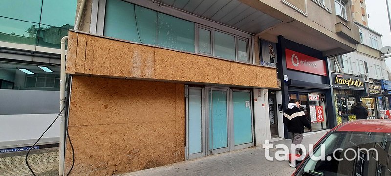 Ataşehir Küçükbakkalköy Başöğretmen Caddesi'nde 325 m2 Dükkan