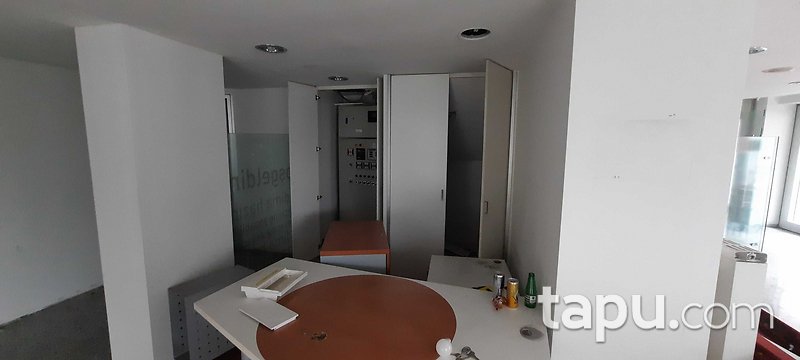 Beykoz Kanlıca Mahallesi Barış Manço Caddesi'nde 111 m2 İş Yeri