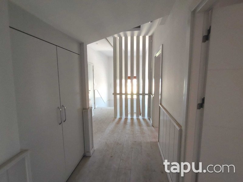 Kepez Altınova Orta Mahallesi'nde 2 Katlı Villa