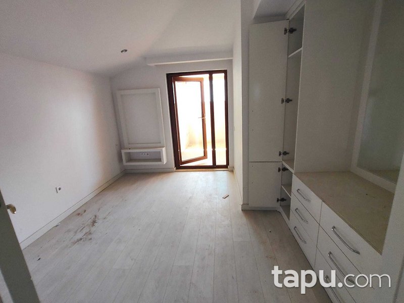 Kepez Altınova Orta Mahallesi'nde 2 Katlı Villa