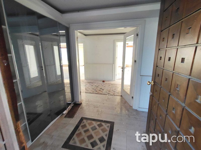 Kepez Altınova Orta Mahallesi'nde 2 Katlı Villa