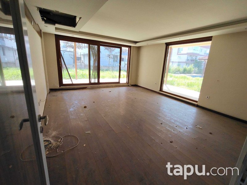 Kepez Altınova Orta Mahallesi'nde 2 Katlı Villa