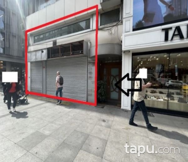 Şişli Halaskargazi Caddesi'nde 452 m2 Depolu Köşe Dükkan