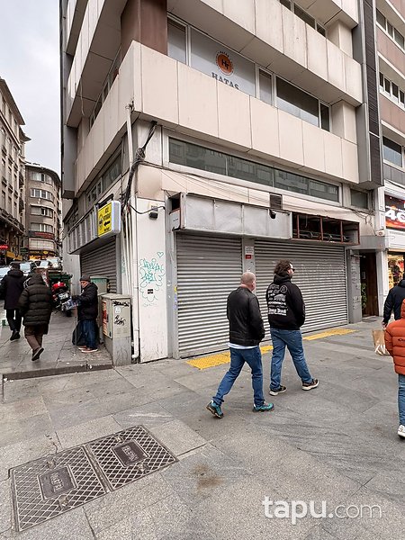 Şişli Halaskargazi Caddesi'nde Kaymakamlık Binası Yanı Depolu Köşe Dükkan