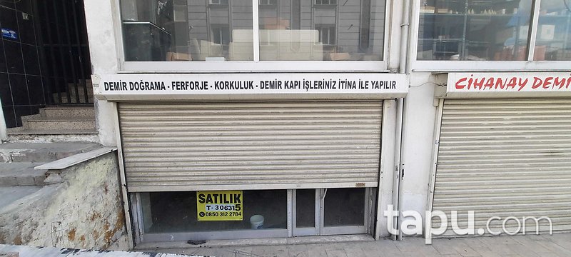Esenyurt Fatih Mahallesi'nde 310 m2 Depolu Dükkan (306315)