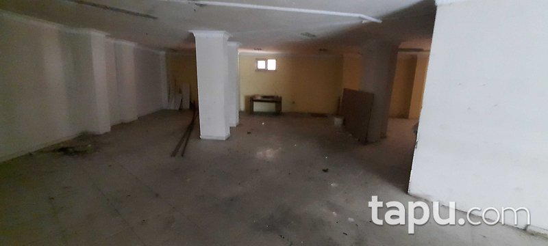 Esenyurt Fatih Mahallesi'nde 310 m2 Depolu Dükkan (306315)