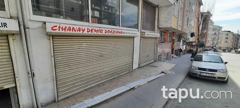 Esenyurt Fatih Mahallesi'nde 310 m2 Depolu Dükkan (306315)