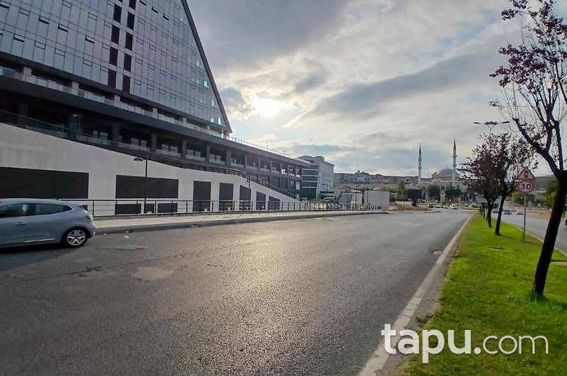 İkitelli OSB Süleyman Demirel Bulvarı BİOS AVM'de 80 m2 Ofis