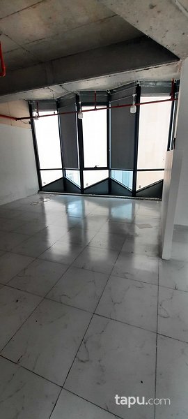 Yenibosna Merkez Mahallesi Karat 34'de 88 m2 Ofis
