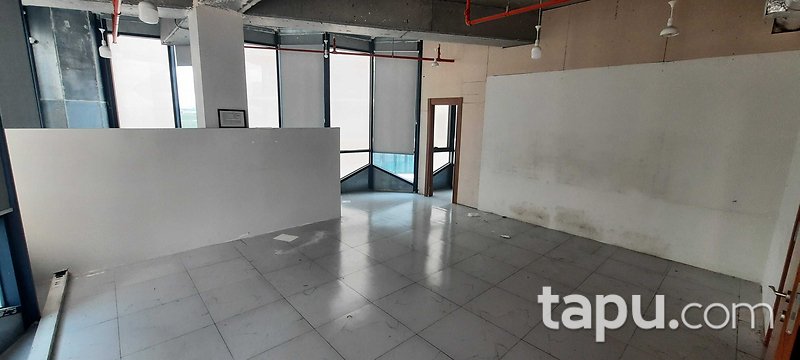 Yenibosna Merkez Mahallesi Karat 34'de 88 m2 Ofis