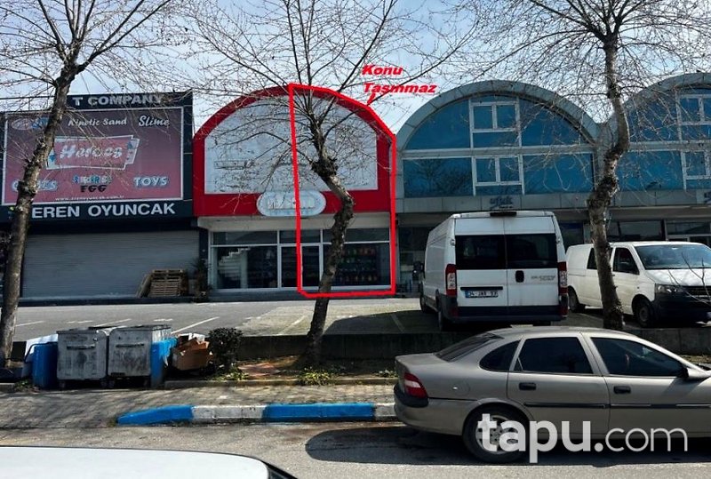 İSTOÇ Ticaret Merkezi'nde 143 m2 İşyeri