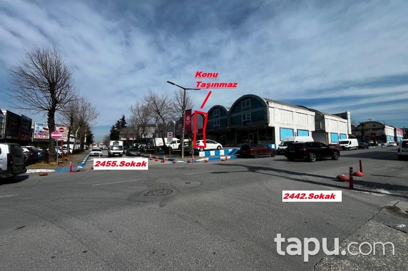 İSTOÇ Ticaret Merkezi'nde 143 m2 İşyeri