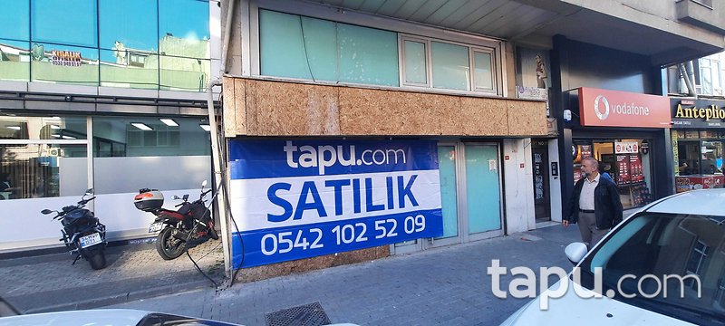 Ataşehir Küçükbakkalköy Başöğretmen Caddesi'nde 325 m2 Dükkan