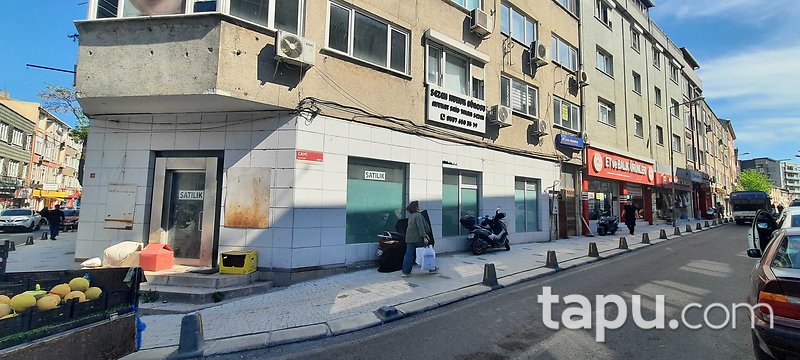 Bakırköy Osmaniye Mahallesi'nde 308 m2 Köşe Dükkan (100508 )