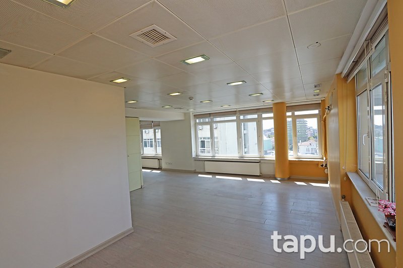 KİRALIK-Mecidiyeköy Merkezde Büyükdere Caddesi'nde Bakımlı Geniş Ofis