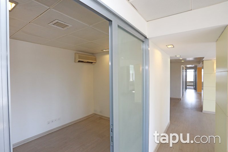 KİRALIK-Mecidiyeköy Merkezde Büyükdere Caddesi'nde Bakımlı Geniş Ofis