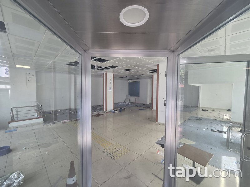 Bakırköy Osmaniye Mahallesi'nde 308 m2 Köşe Dükkan (100508 )