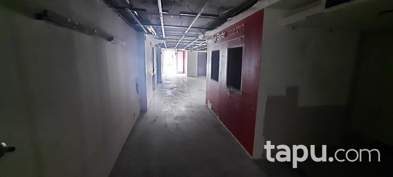 Bakırköy Osmaniye Mahallesi'nde 308 m2 Köşe Dükkan (100508 )