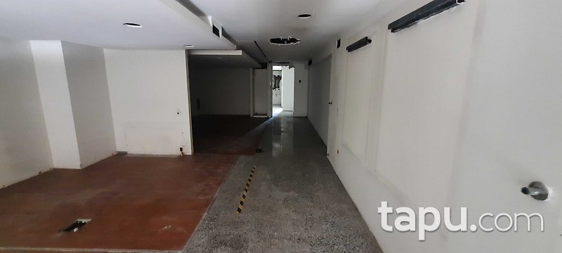 Bakırköy Osmaniye Mahallesi'nde 308 m2 Köşe Dükkan (100508 )
