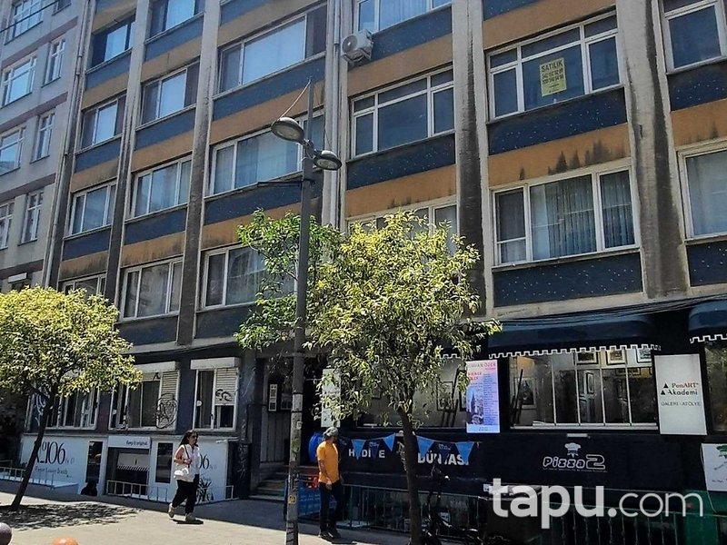 Kadıköy Caferağa Bahariye Palas'ta 2+1 Daire