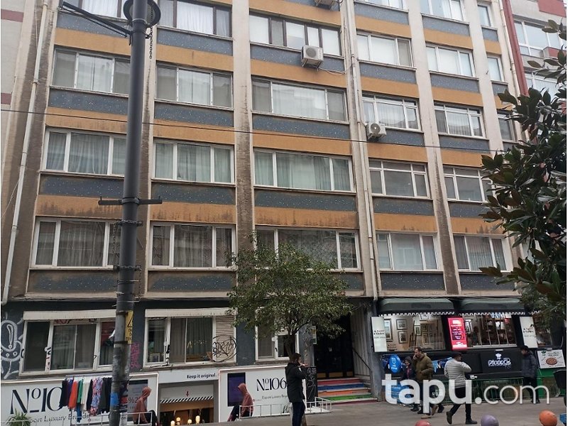 Kadıköy Caferağa Bahariye Palas'ta 2+1 Daire