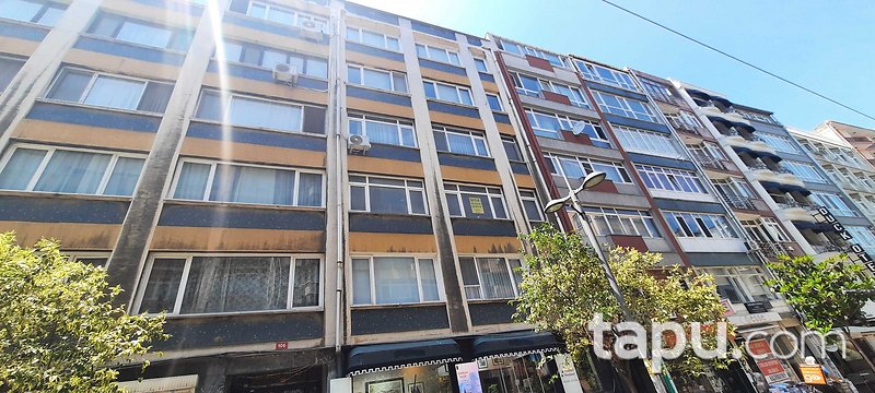Kadıköy Caferağa Bahariye Palas'ta 2+1 Daire