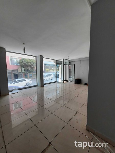 Bağcılar 15 Temmuz Mahallesi'nde 282 m2 Depolu Dükkan