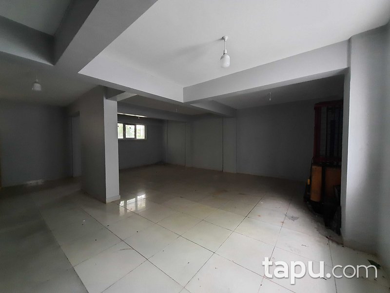 Bağcılar 15 Temmuz Mahallesi'nde 282 m2 Depolu Dükkan