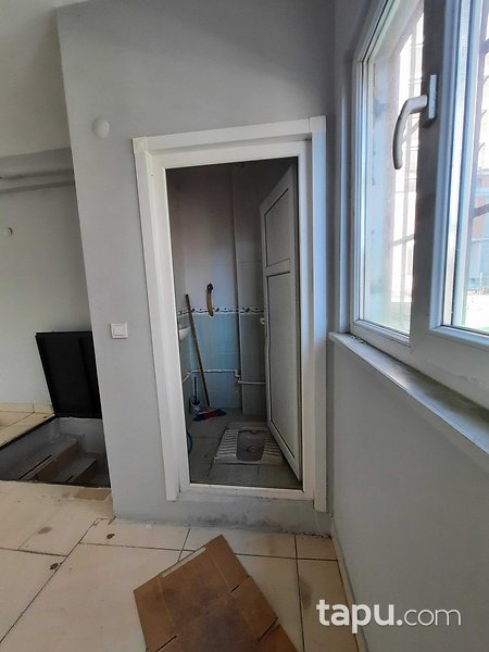 Bağcılar 15 Temmuz Mahallesi'nde 282 m2 Depolu Dükkan