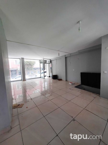 Bağcılar 15 Temmuz Mahallesi'nde 282 m2 Depolu Dükkan