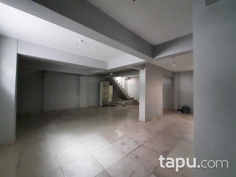 Bağcılar 15 Temmuz Mahallesi'nde 282 m2 Depolu Dükkan