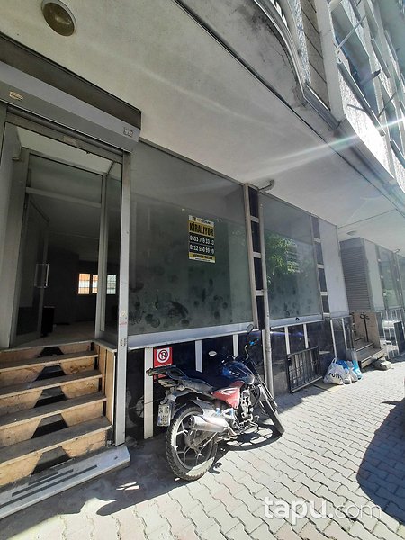 Bağcılar 15 Temmuz Mahallesi'nde 282 m2 Depolu Dükkan