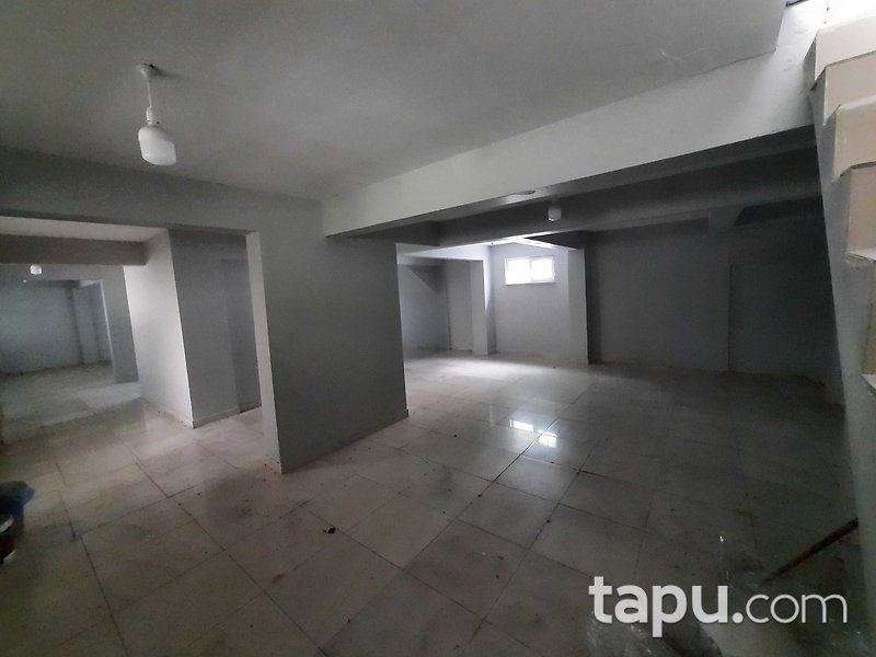 Bağcılar 15 Temmuz Mahallesi'nde 282 m2 Depolu Dükkan