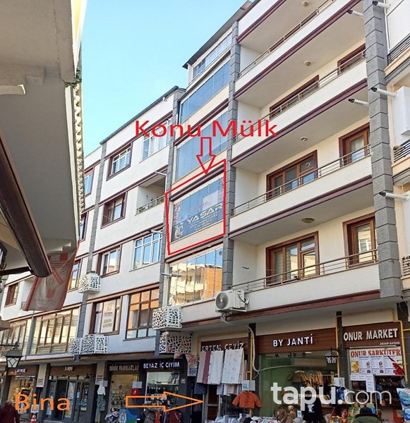 Akçaabat İstiklal Caddesi'nde 1+1 Daire