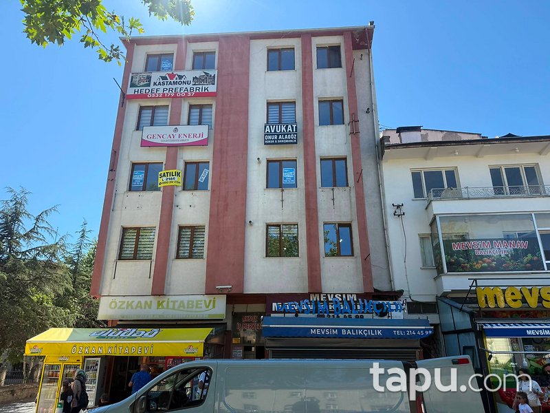 Kastamonu Hepkebirler Cumhuriyet Caddesi'nde 89 m2 Dükkan