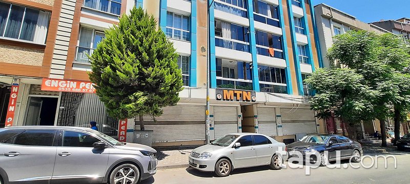 Esenyurt Saadetdere Mahallesi'nde 135 m2 Depolu Dükkan