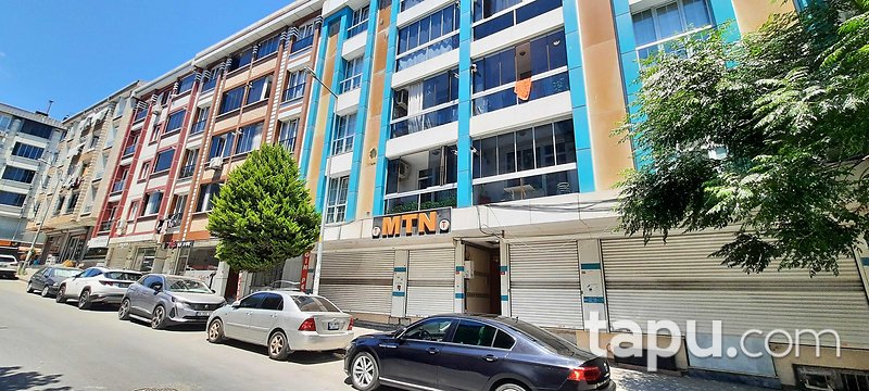 Esenyurt Saadetdere Mahallesi'nde 135 m2 Depolu Dükkan