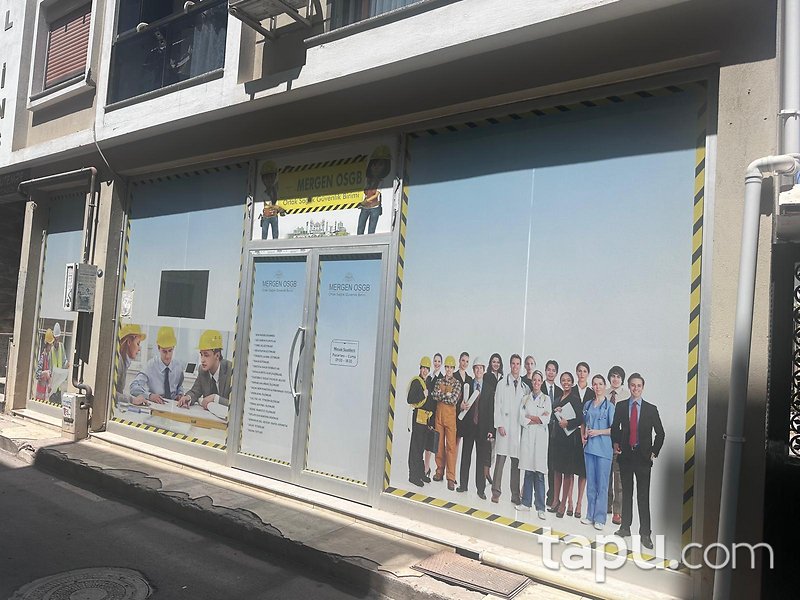 İzmir Çiğli Yeni Mahalle'sinde 101 m2 Dükkan