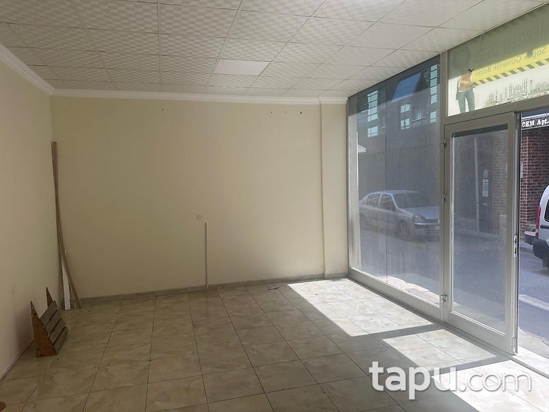 İzmir Çiğli Yeni Mahalle'sinde 101 m2 Dükkan