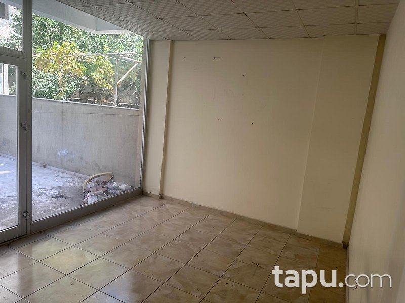 İzmir Çiğli Yeni Mahalle'sinde 101 m2 Dükkan